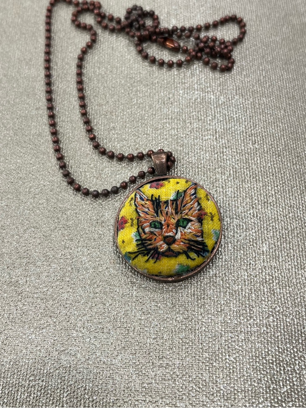 Hand embroidered ginger cat head handmade pendant and necklace - Picture 3 of 4
